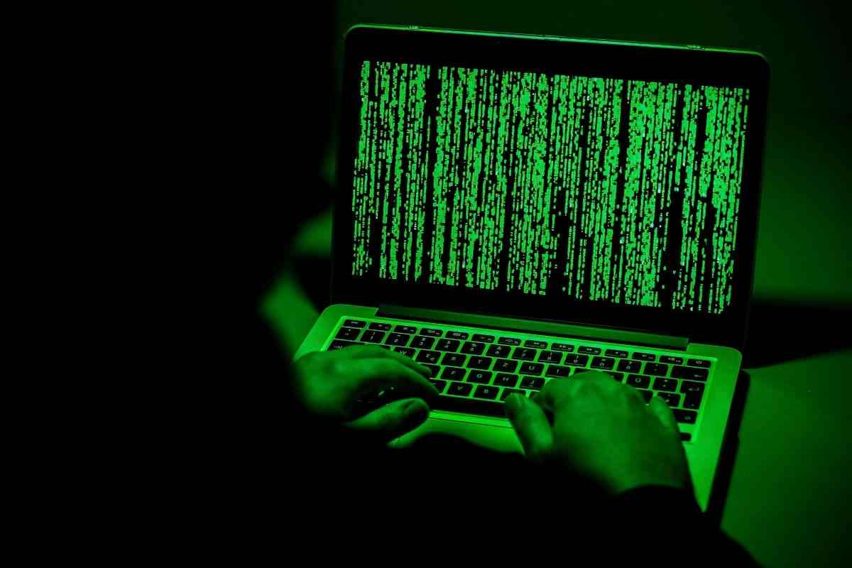 reddit attacco hacker phishing rubati dati intranet